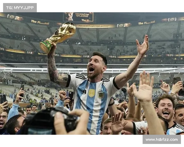 卡塔尔足球先生阿菲夫第五次当选赛季最佳球员创历史新篇章 卡塔尔足球先生阿菲夫第五次当选赛季最佳球员创历史新篇章